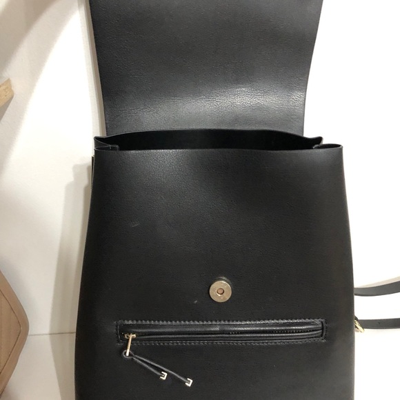 Backpack - Picture 8 of 8